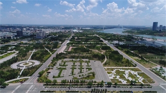 標題：鄂爾多斯站立的文字文化主題公園
瀏覽次數：1945
發表時間：2020-10-16